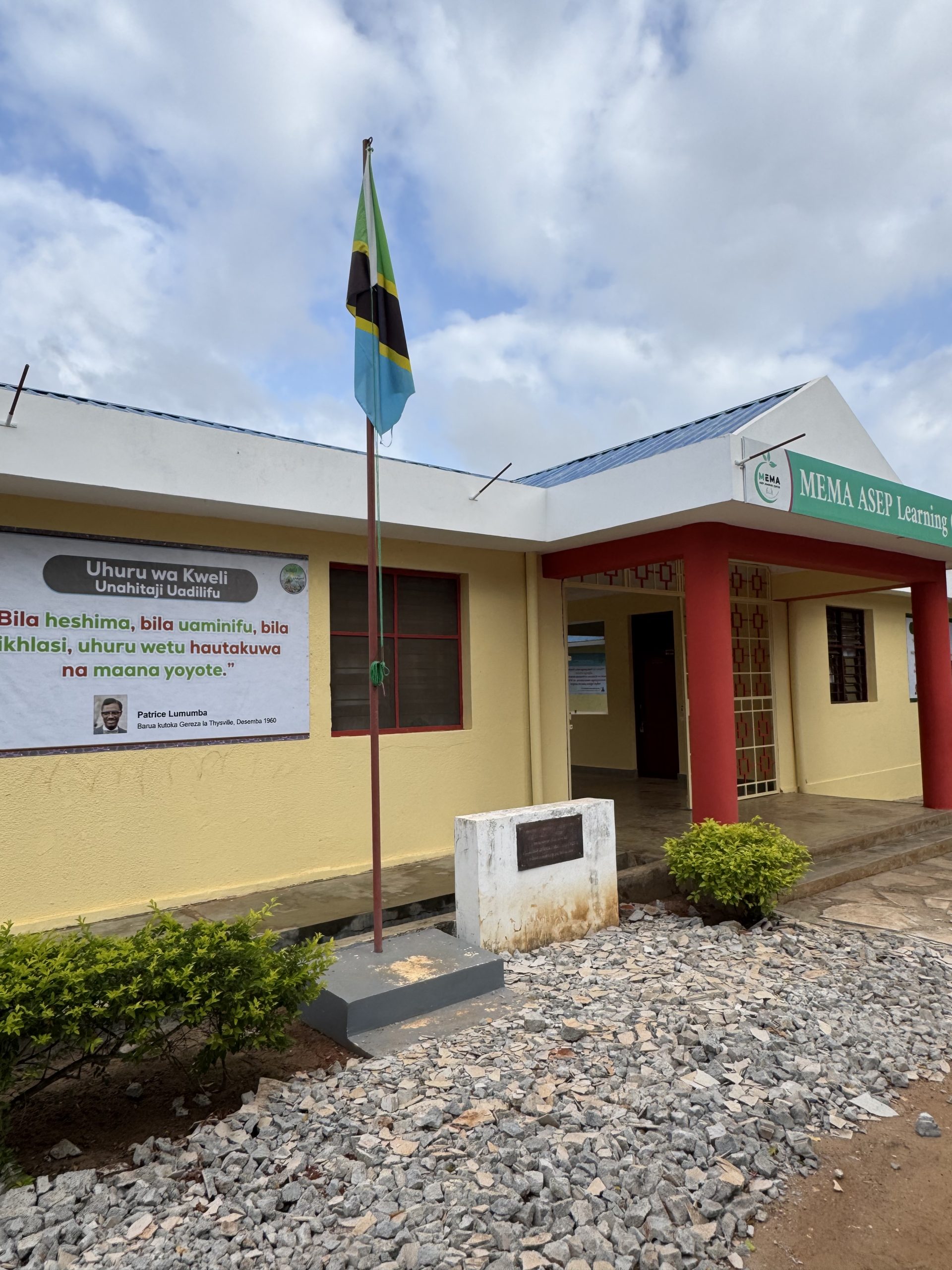 Tanzania – Build a school prayer hall